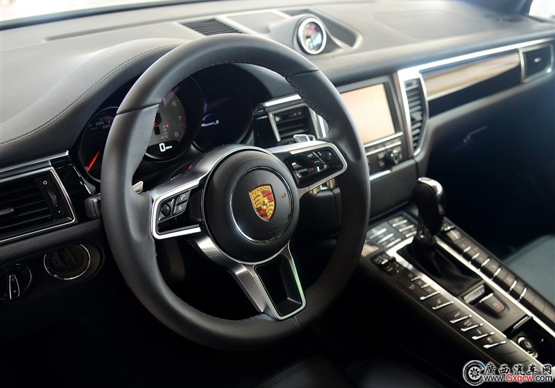 Macan܇ D