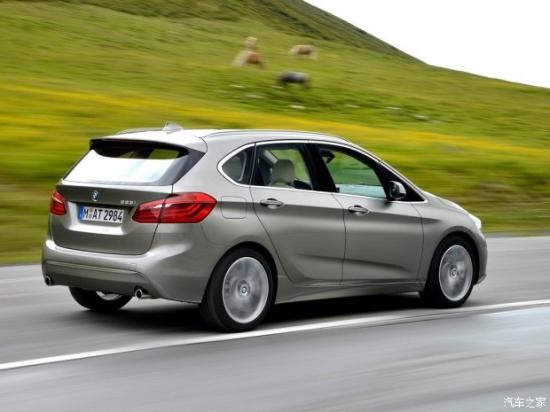 R(M) R2ϵA(ch)ctive Tourer 2014 225i